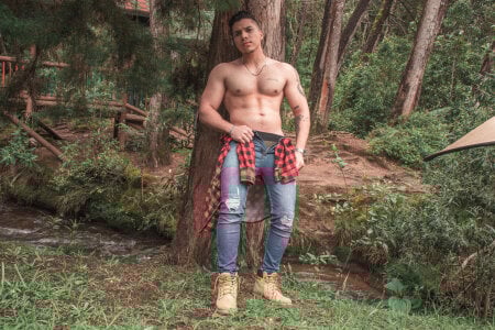 Noah_Swagger_ Woodcutter Pic 7