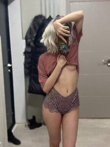 UncrownQueen more amenities^:^ Pic