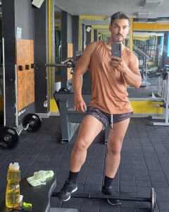 Gio_Linares Public Pic 4