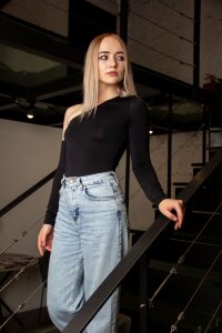 LaureenRoset Public 사진