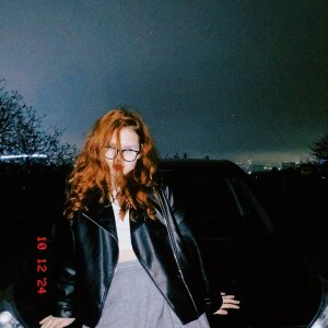 Red_Ava Public Pic 6