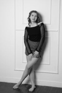 SueWolvin A little bigger than me зображення