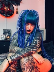 DimmuandDarkness I'm your favorite and you know it 😈✝︎ Pic 2