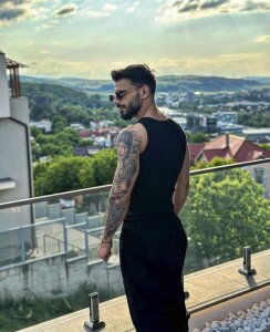 AresSteelV Just me. Alpha by nature.  3. fénykép