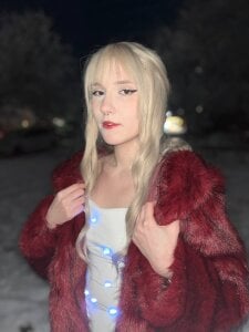 Ava_brandir Public Pic