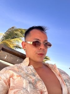 AxelMuller On the beach Pic 2