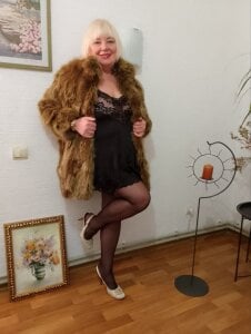 KisaMolis Public Pic 5