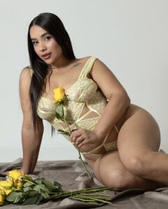 Lucy_Carson_ Public Pic 5