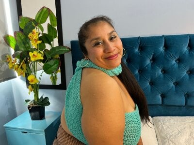 milf_latinn sexy latina curvy Pic 6