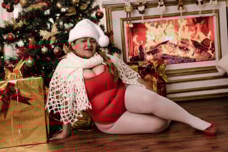 MonzerratBoyer: XXXmas ( 3 фото)