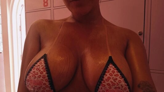 CarolineLee_ mmm 🤤🔥 Pic 2