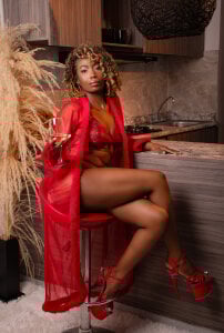 u and me alone od _NinaFox_  2 snímek