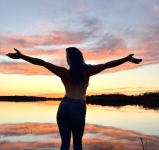 rosiebuddy Red Skies, Thick Thighs ☀️ SNEAKY PEEK Gambar