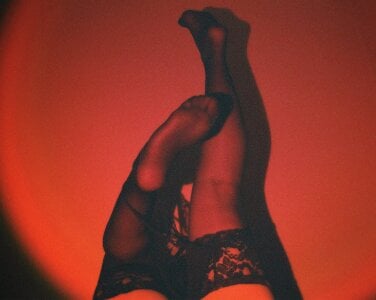 lea_belle_ kullanıcısının Red Light albümü -  2 fotoğraf