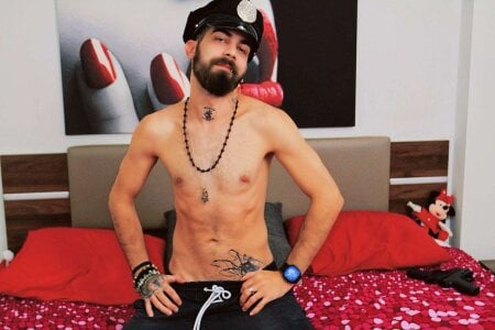 KalebConnor: Public ( 7 фото)