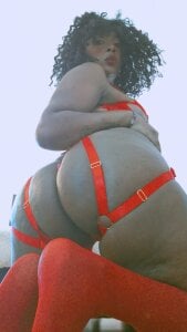 amirah_ebony I love red, and you? Pic 8