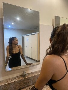 LilianBlevans Public Pic 5