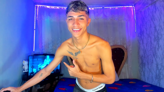 ALE😏🔥 de boyswantingplay  2 Imagens