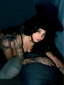 VenusClaire_ I have ink on my skin and fire in my eyes. Immagine 