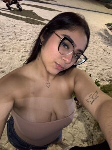 isa_bellaax 𝐁𝐞𝐚𝐜𝐡 𝐚𝐭 𝐧𝐢𝐠𝐡𝐭 💕 Pic 4