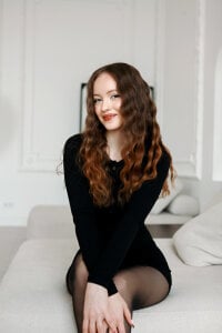 SallyPinkman Lady in black Pic 3