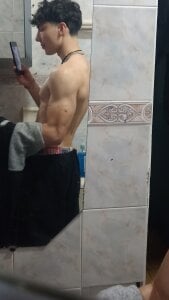 Me de knielBgm  5 Imagens