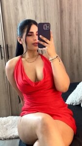 ChloeHolmes Public Pic 3