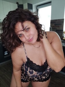 AnneKane Public Pic 8