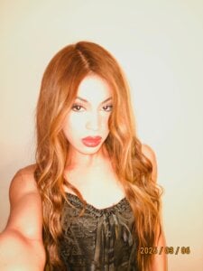 Zdjęcia clara_evanss_s Here is this cute girl with red lips:  7