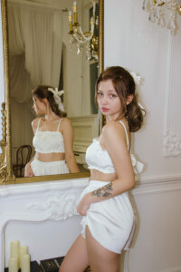 Molly_Mavis White dream Pic 4