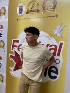 Conoceme de Caydensmit  2 Imagens