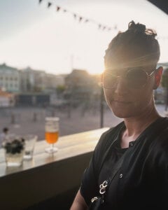 SwingWingWomanSweden Me, myself and I Pic 4