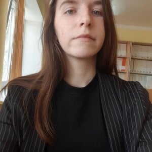 AnnalisaYeary Lisa with long hair Pic 4