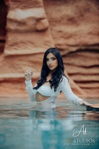 Let it flow 💦💦 de IzzyWild  3 photos