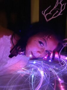 KikiVelvet LOST DEER Pic 6