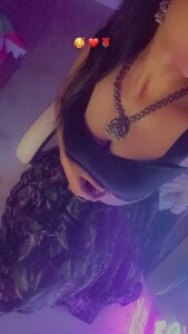 Kanika_9_ Public Pic 7