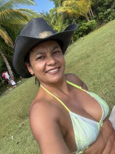 Yadira en la playa de YadiraOrozco  Imagens