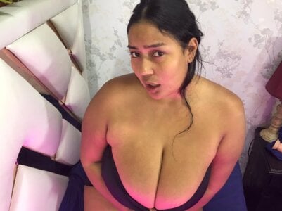 ChristyJoness giant tits Pic 3