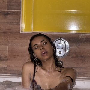 Iam_Lyan_ Just Lyan Pic 2