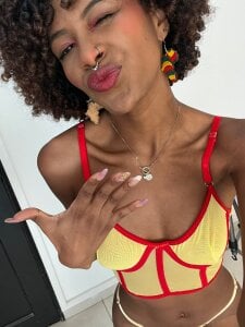 NaomiClay Daily coffee & something else ✨💋 Pic 2