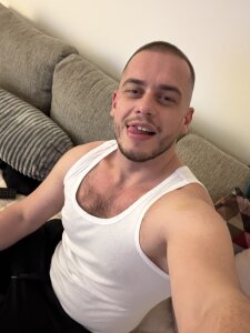 hugol1996 Public Pic