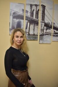 TiffanyThoughts Just me on my kitchen зобра ження