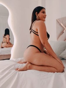 Scarlet-Noir25 Public Pic 5