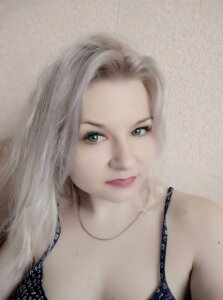 Allie_Janet Public Pic 3