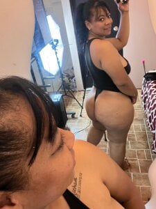 Aliyah_Brooks_cr PLAY WITH MY BOOBS Pic 3