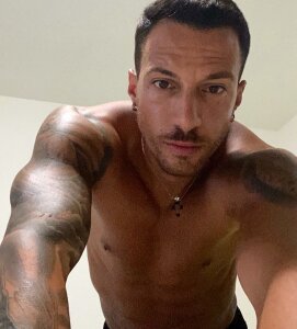 Vin_italiano24's XXX Photo Albums with Erotic Pics | xHamsterLive