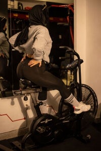 rawiya My favorite cardio: you look at me 🏋️‍♀️⚙ Immagine  7