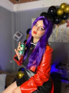 scarleth_shadow COSPLAY MISATO EVANGELION 💜❤🖤 Pic 9