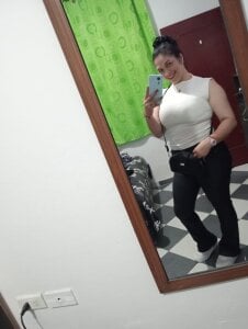 Aliciia_cute1 Starting the year with happy, playful, hot and fun heheheh Pic 4