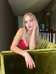 AlinaLiii Public Pic 6